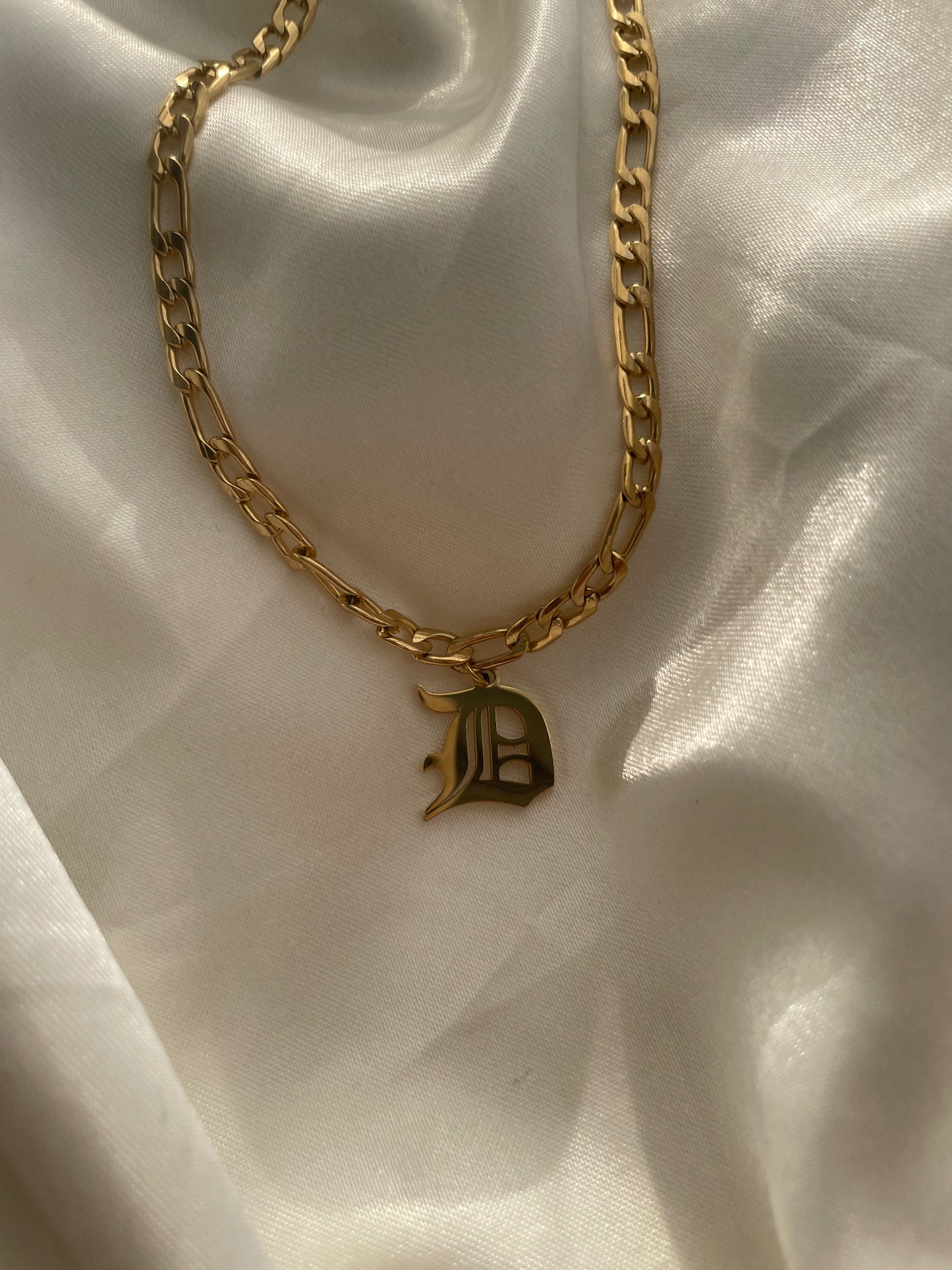 Vintage OE English Necklace