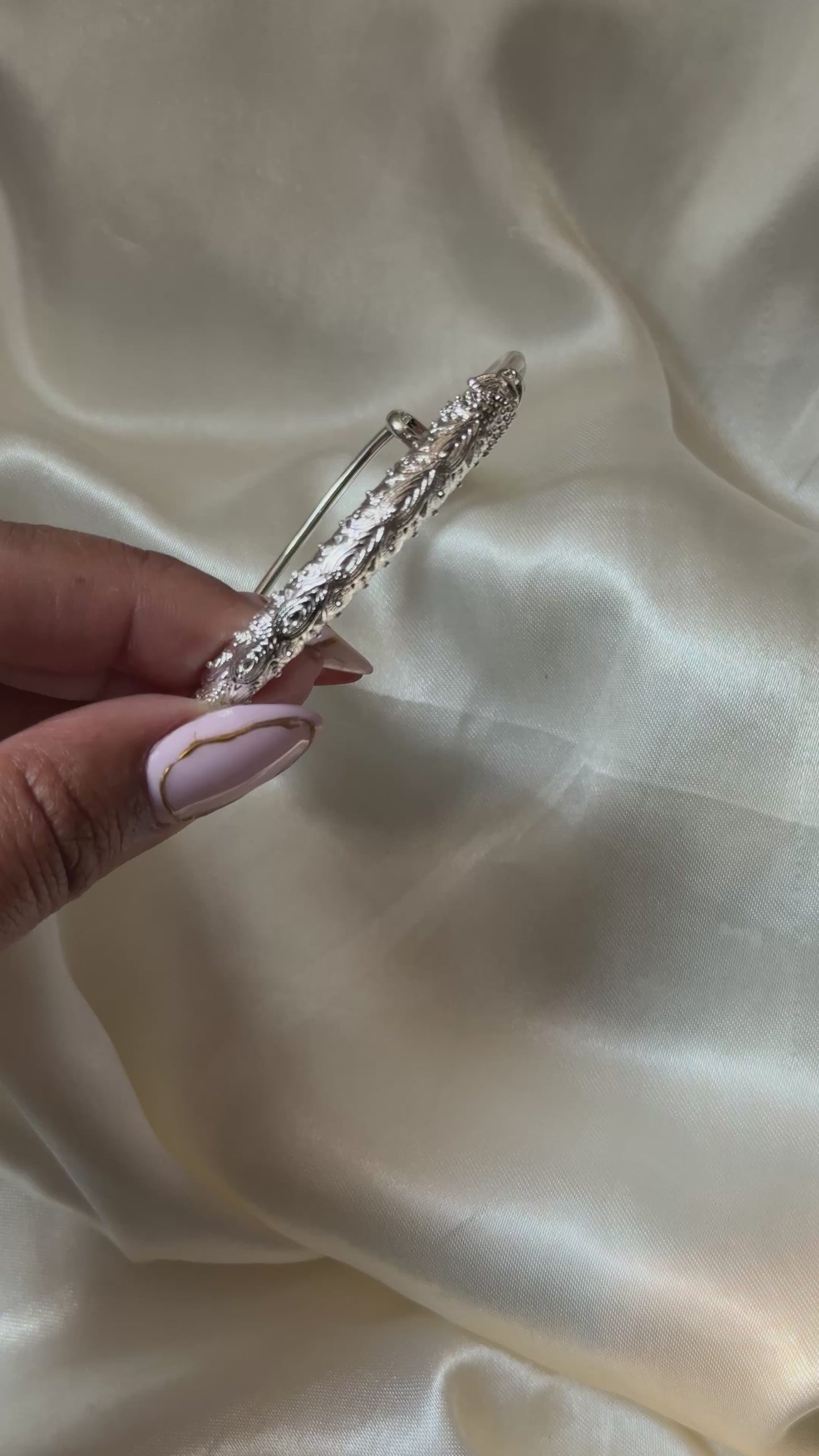 Peacock Bell Bracelet (Silver)