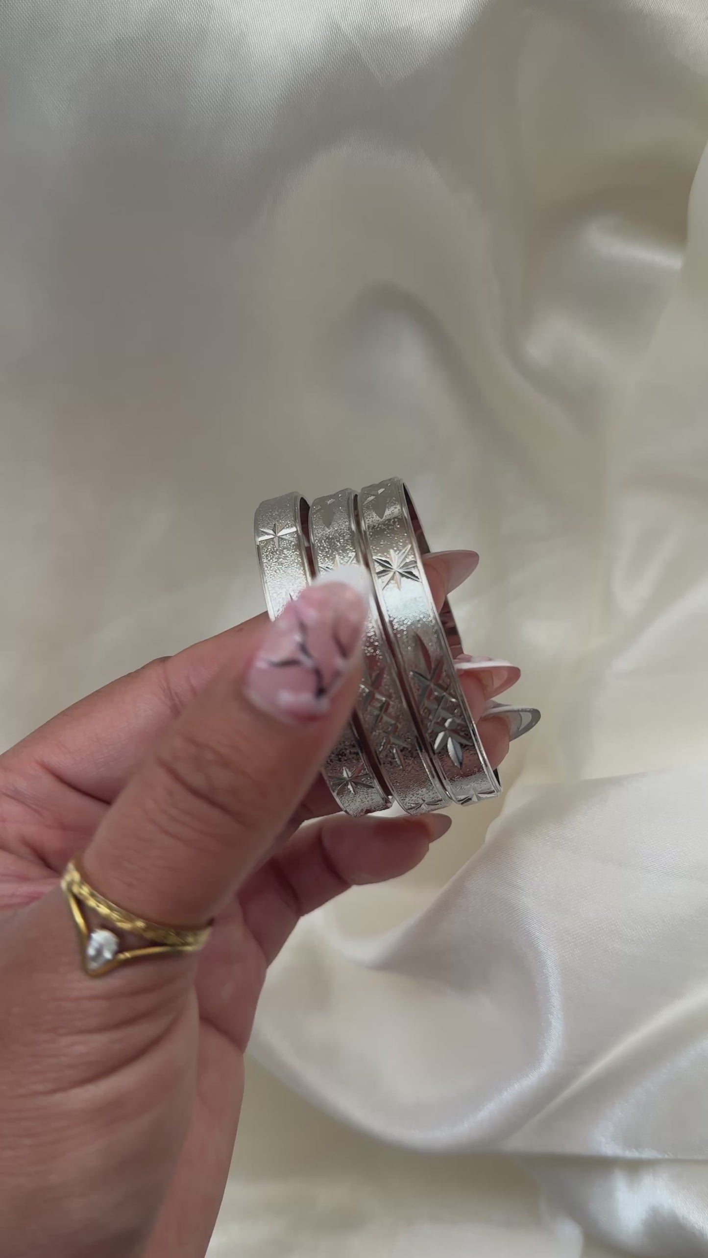 Lakshmi Bangles (Silver)