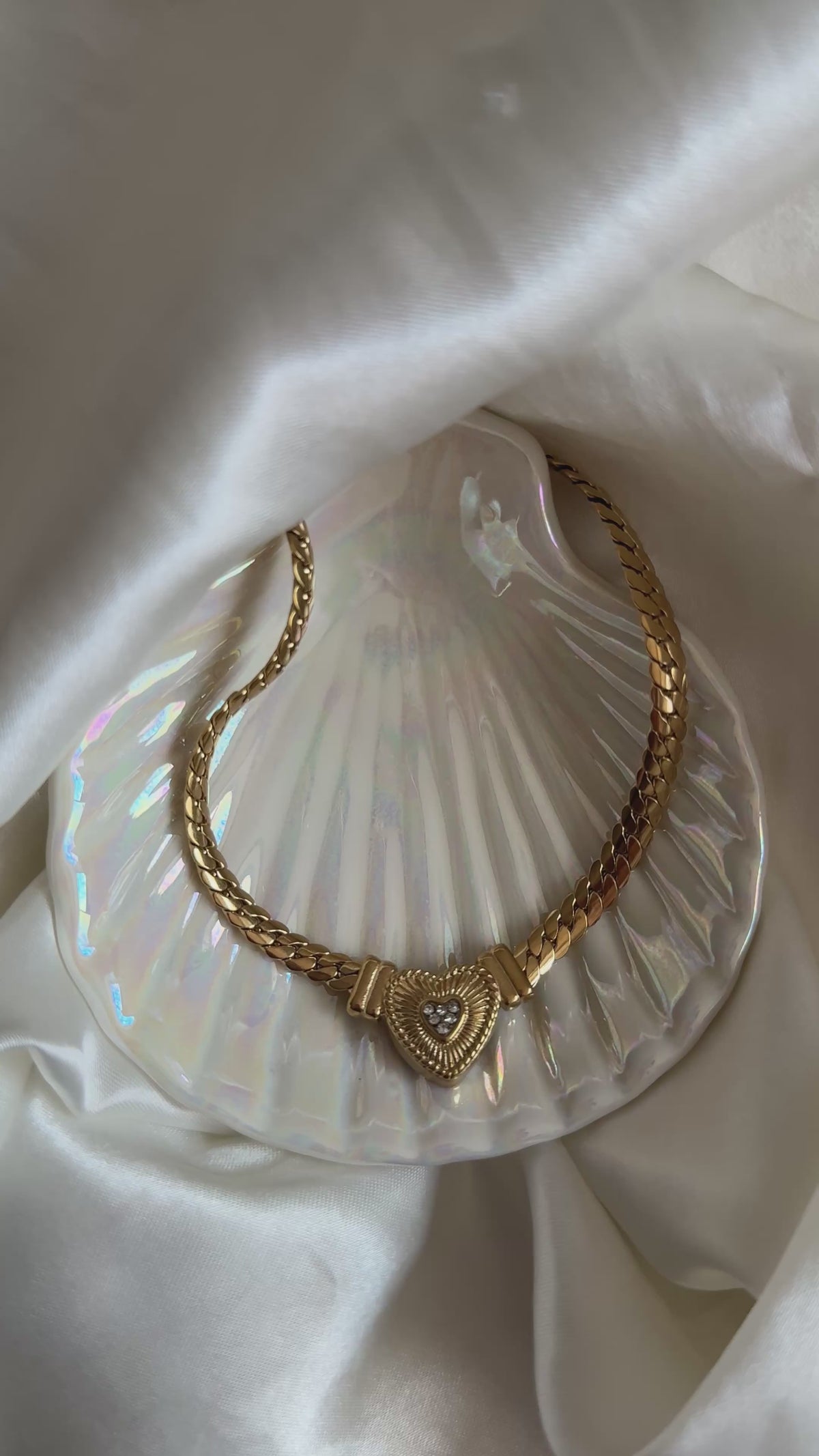Romance Me Choker